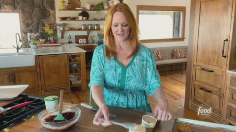 Ree Drummond's Cookie Ice Cream Sandwiches