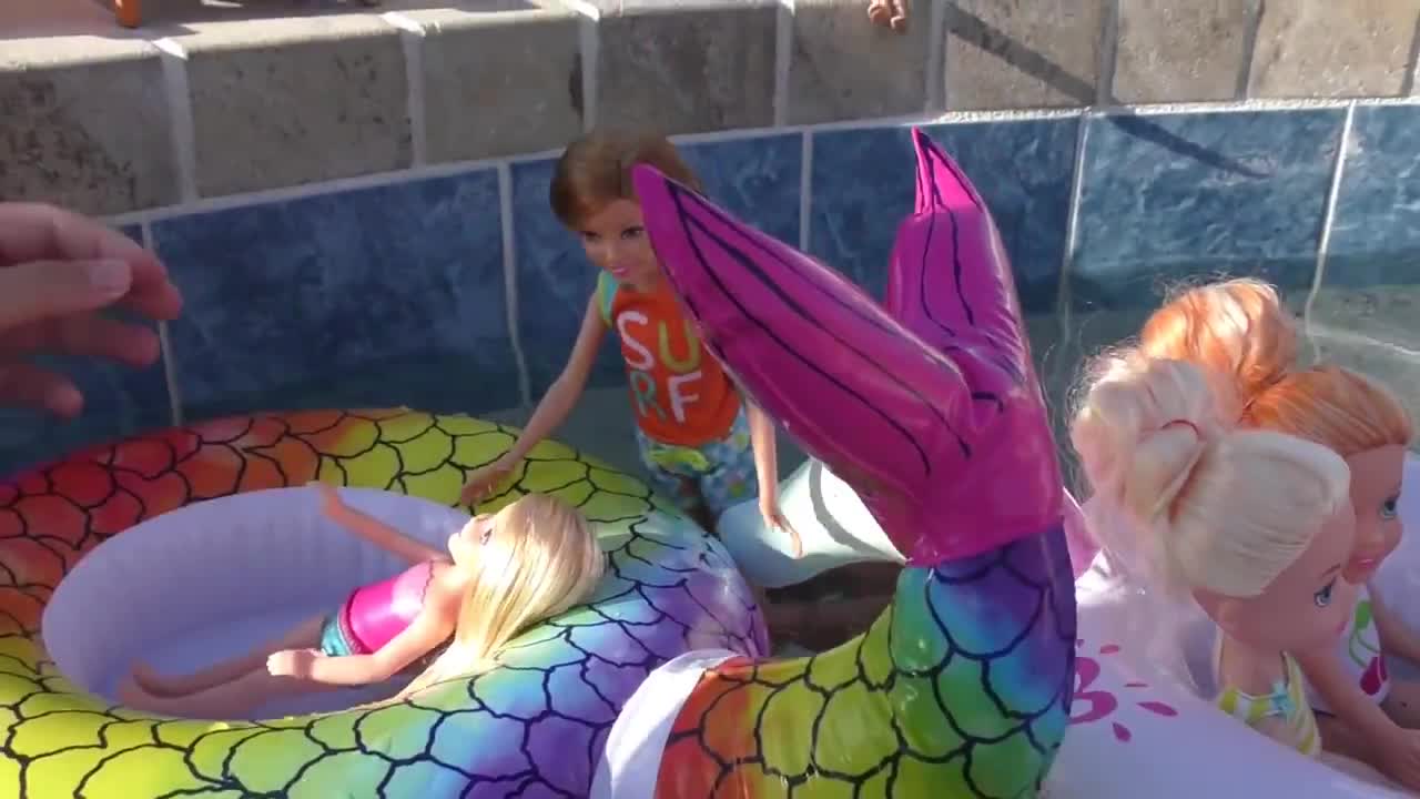 POOL ! Elsa and Anna toddlers - Barbie - boat ride - floaties - swim - water fun - splash