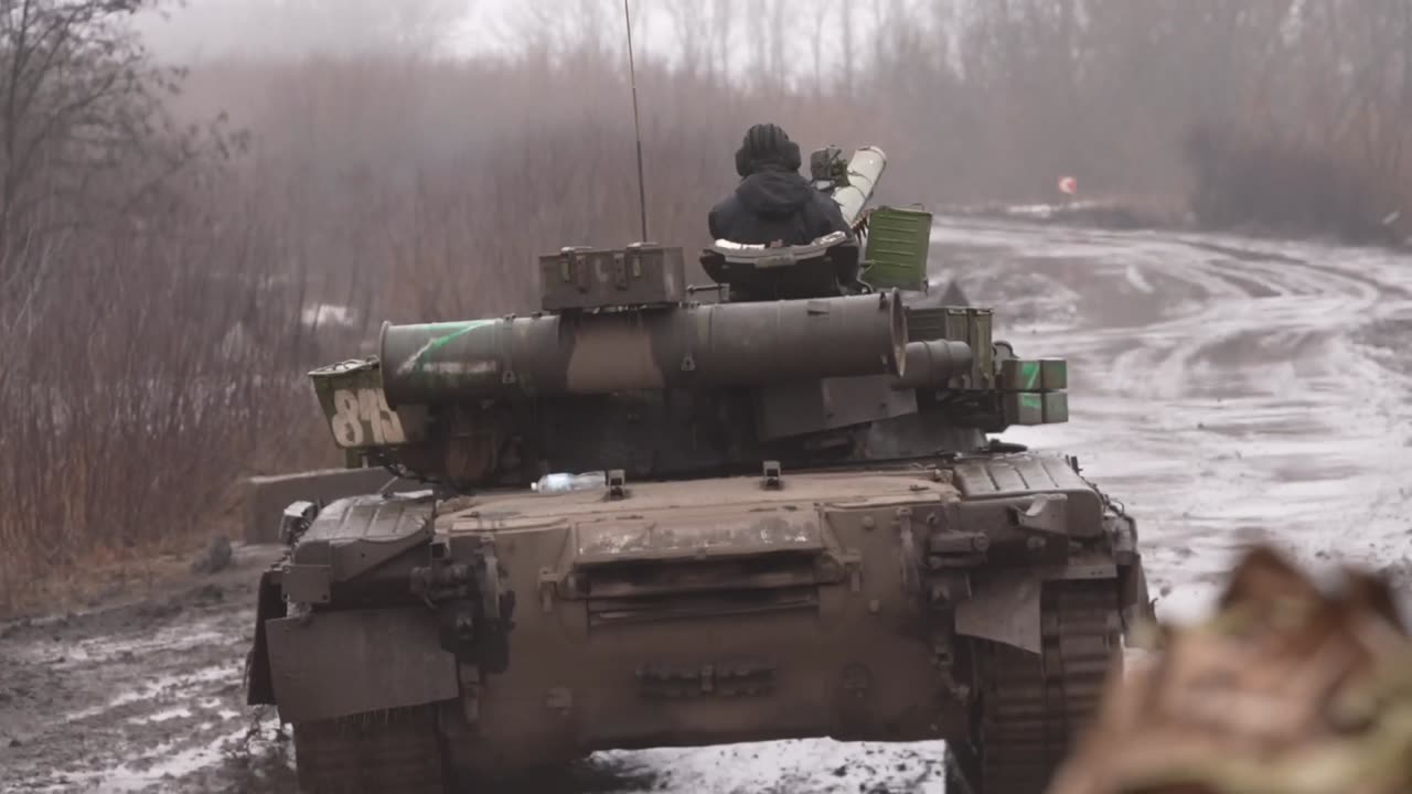 Footage of the combat work of the crews of T-80 tanks