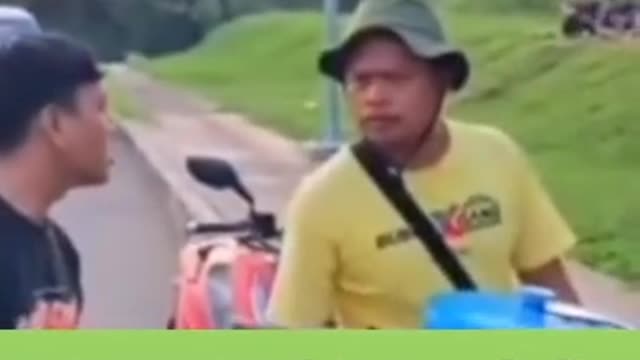 Ketika orang bibir sumbing membeli roti