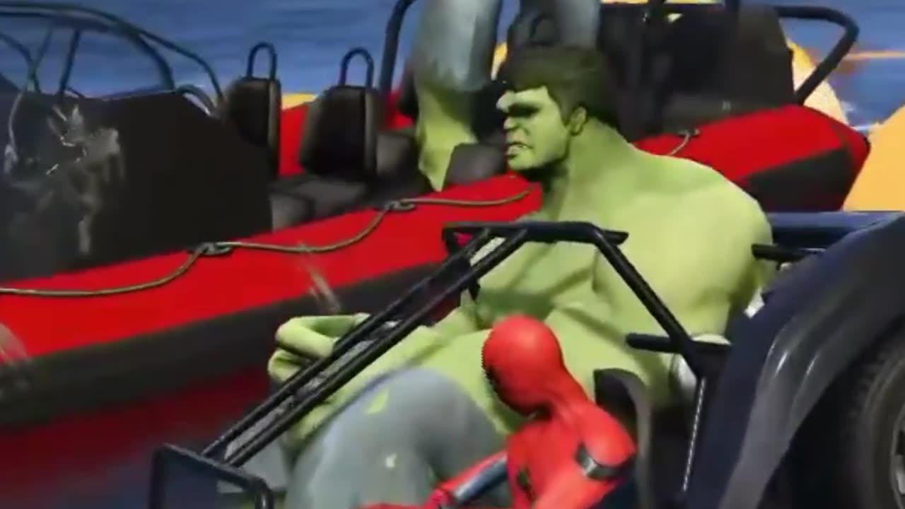 Spiderman Make a Fan with Hulk in GTA 5