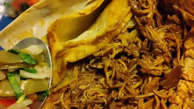 Tacos Pollo en Mole en Espanol