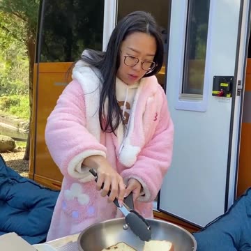 2 girlfriends type #love