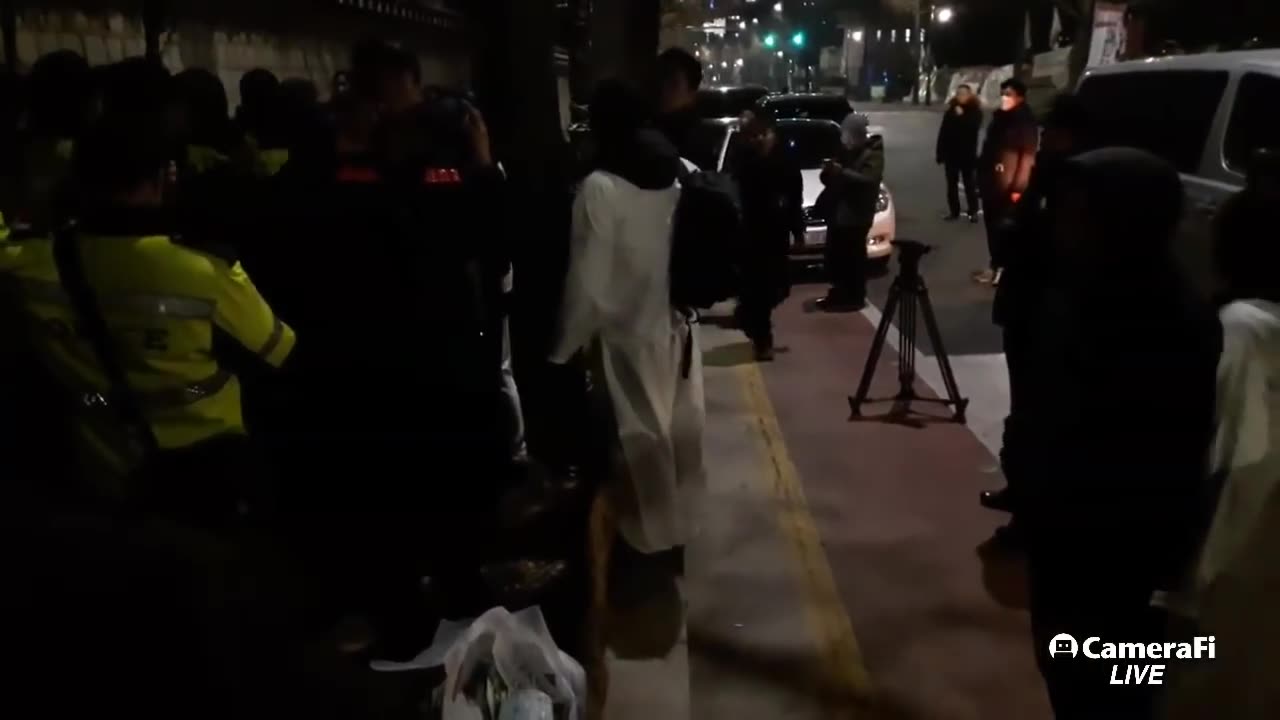 20181225_V3_S02(BJnXI0KJ5Iw)무임승차한 촛불의 부메랑!!! (3)심야의 처절한 몸싸움!!! 이게 다 누구때문인가_