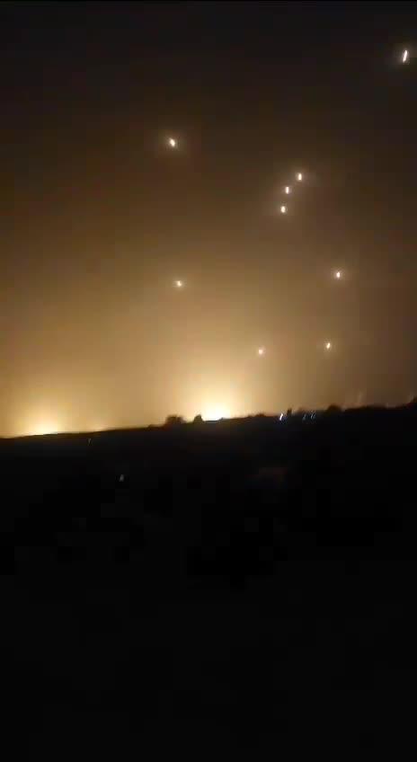 Multiple Iranian ballistic missile impacts in Israel