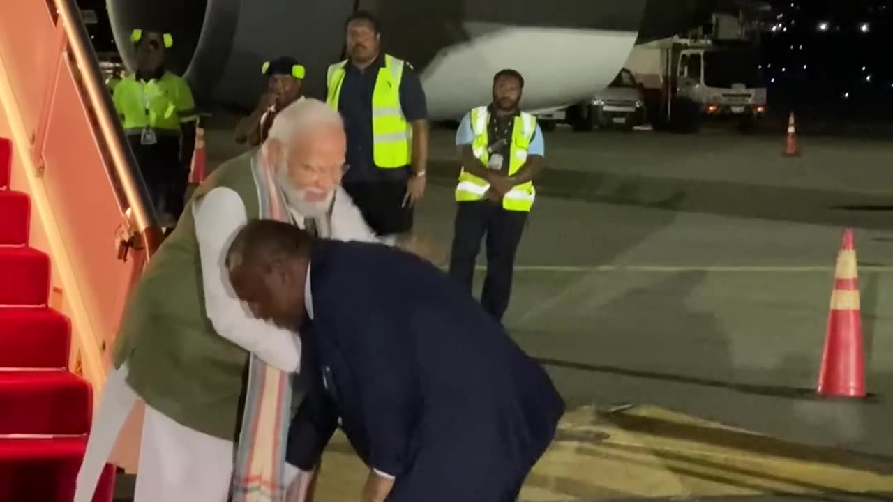 Never seen before visuals! Papua New guinea PM seeks PM Modi' s blessings