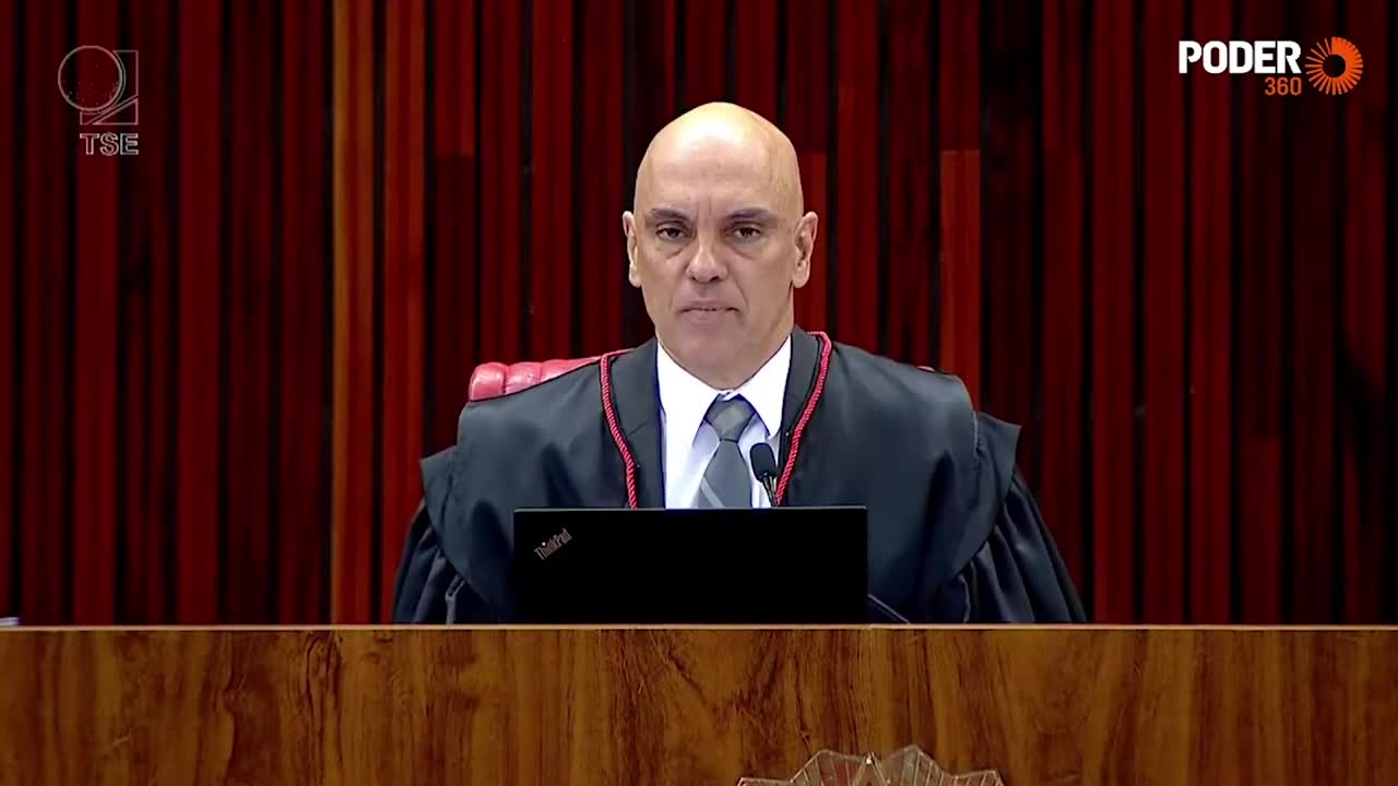 “A democracia venceu novamente no Brasil”, diz Moraes