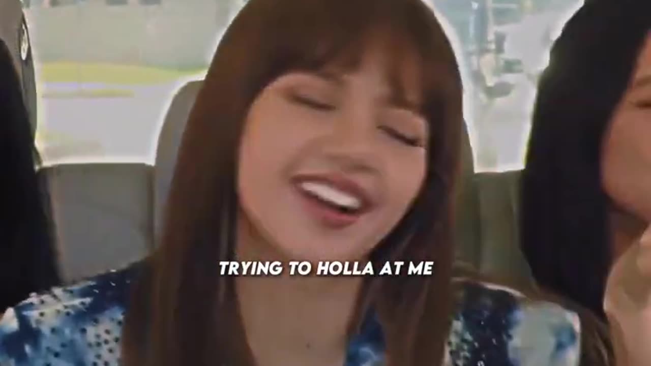 BLACKPINK_members on karoake pool