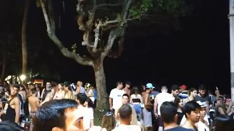 20 seconds of Brazilian carnival at Guaruja Beach