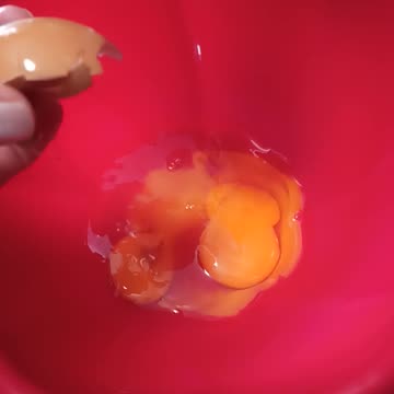 Eggs with dash of salt before beating part3