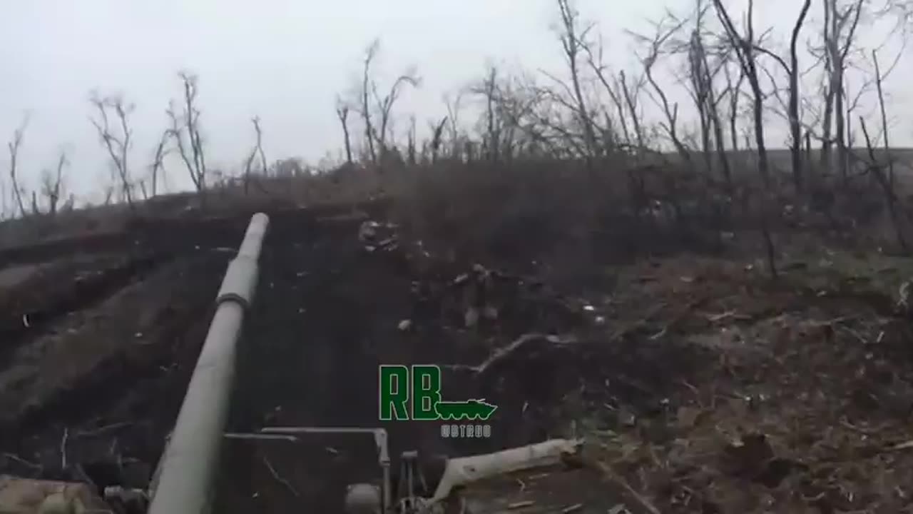 Russian tank breaks into AFU positions near Svatovo-Kremenna