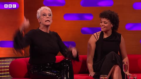 Jamie Lee Curtis had to have a guard to watch her own movie! _ The Graham Norton Show - BBC (1)