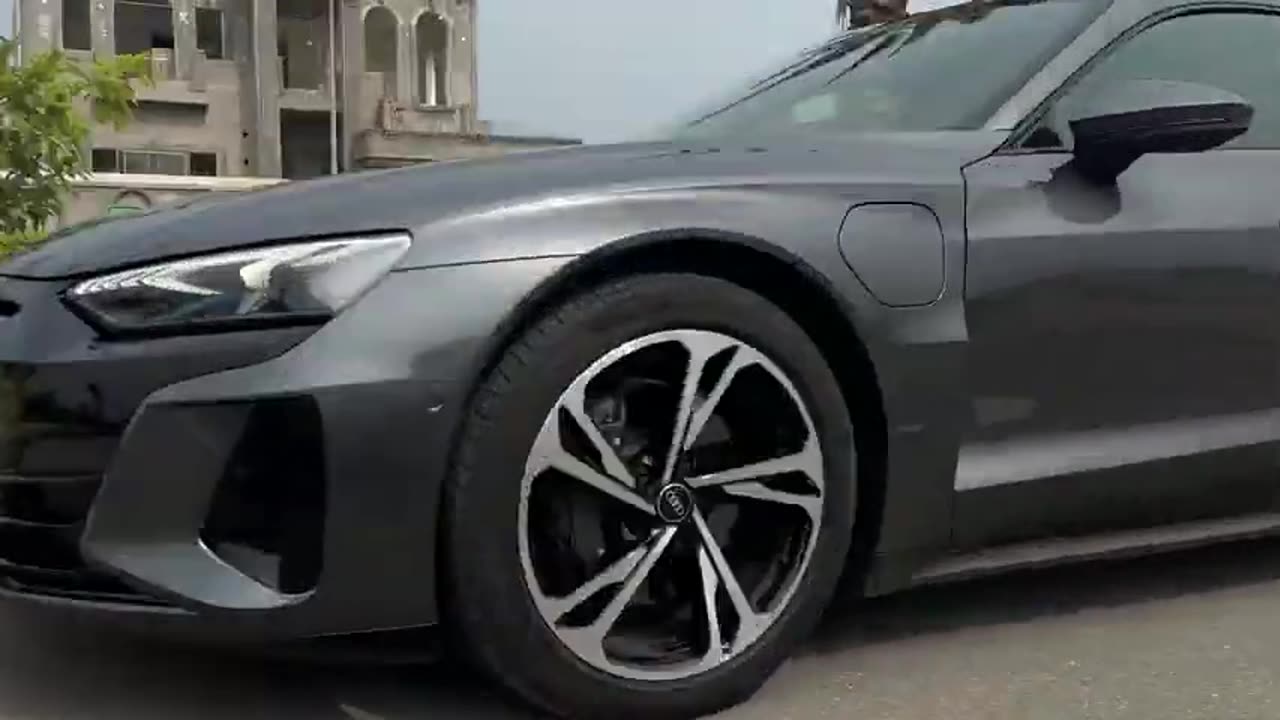 Duky bhi buy Audi E tron gt