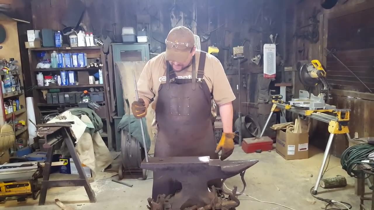 Steel doesnt have to melt to cause collapse