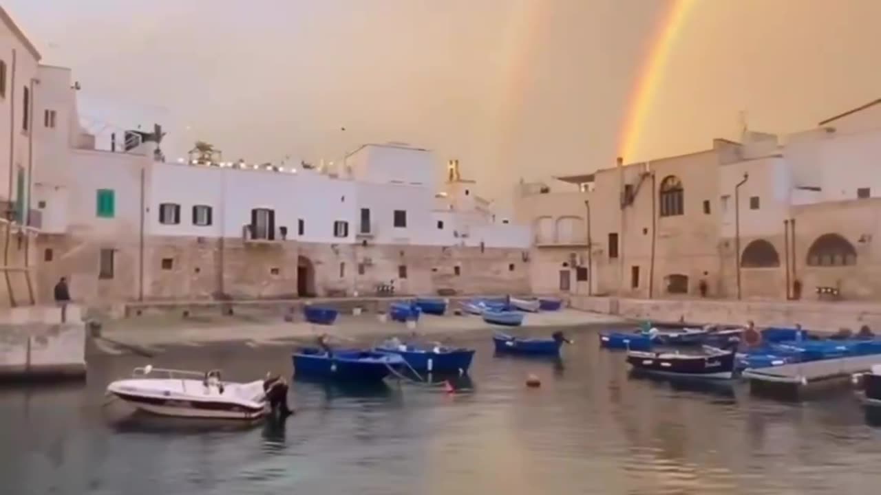 La Dolce Vita: The Ultimate Summer Guide to Italy - Best Selection of Sun, Sea, and Culture!