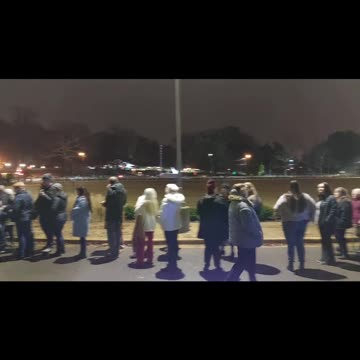 Hundreds gather at Graceland for memorial service honoring Lisa Marie Presley