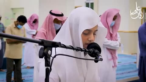 Beautiful voice recitation of holy quran a small kid