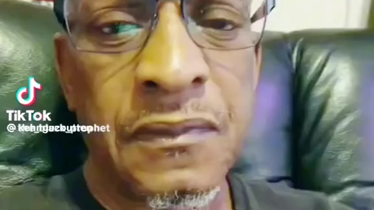 Illinois Law ( See link ) Allows Non-Citizens To Be Police 👮♂️!!!