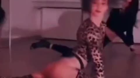 Oo Nude sexy hot girl dance