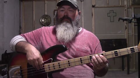 Four Finger Right Hand Technique For Bass