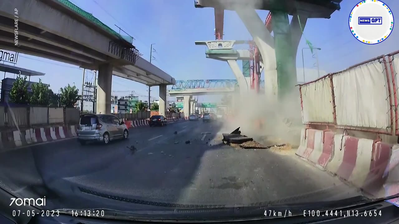 Partial bridge collapse nearly falls on cars in Thailand |