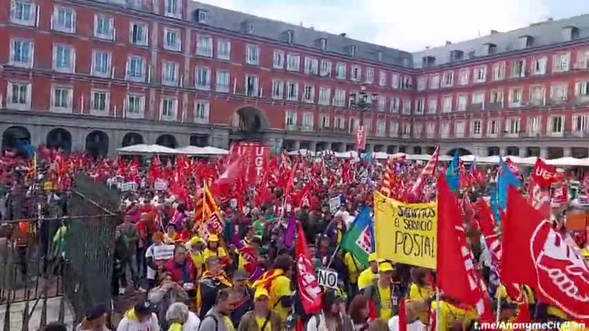 45,000 Disgruntled Spaniards Demonstrate Against Rising Inflation