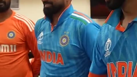 PM MODI EMBRACE MOHAMMED SHAMI