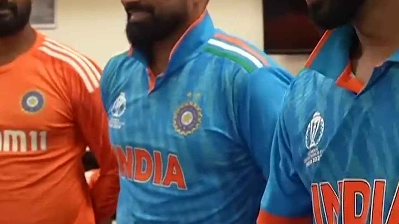 PM MODI EMBRACE MOHAMMED SHAMI
