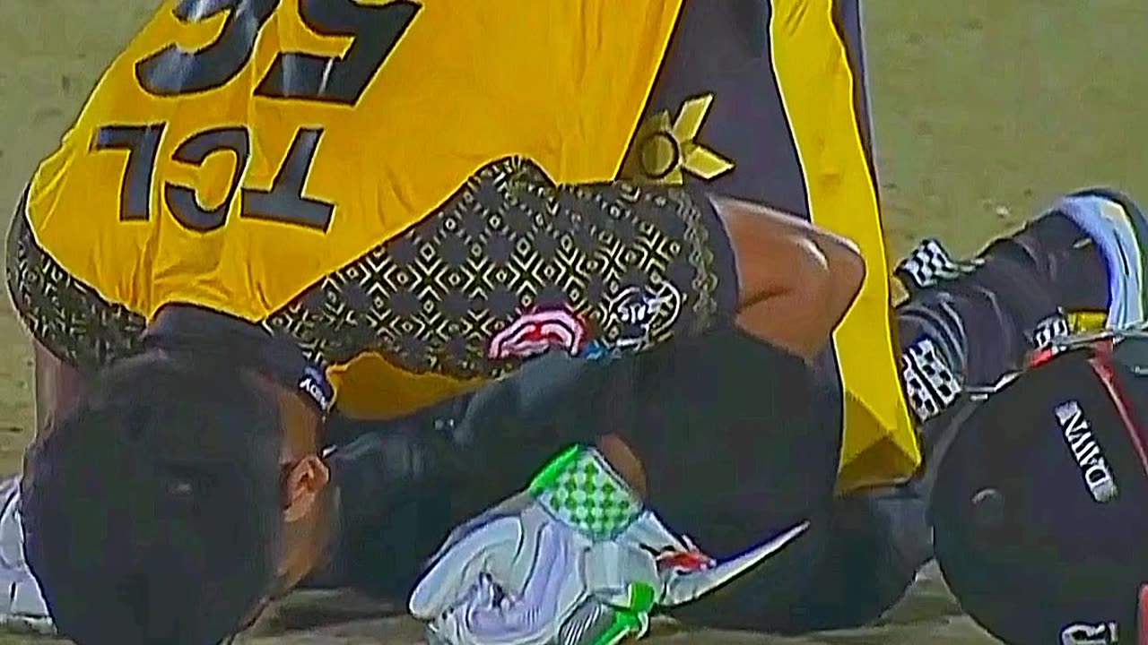 Baber AZAM showing his level ❤️❤️❤️/beautiful sixes by BABER AZAM and brilent century in psl8