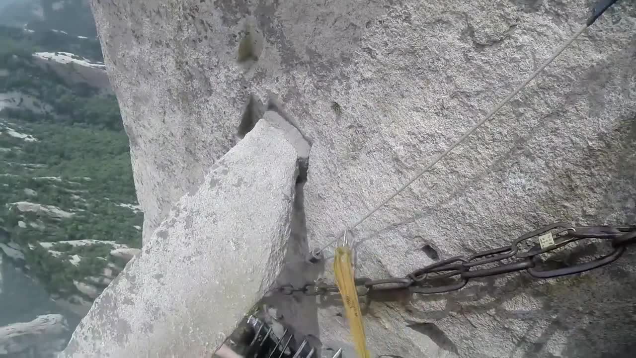 Hua Shan Cliffside Plank Walk