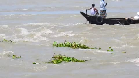 Trawlers, first the water rises