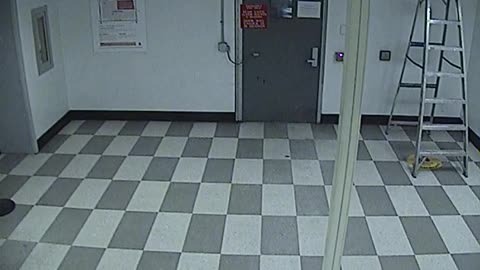 6069RHOBG3G303ALobbyEntrance_2021-01-06_03h00min01s473ms.mp4