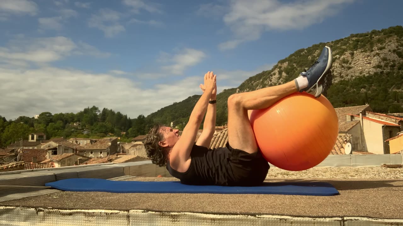 Crunch Clock with Stability Ball - Resistance Band