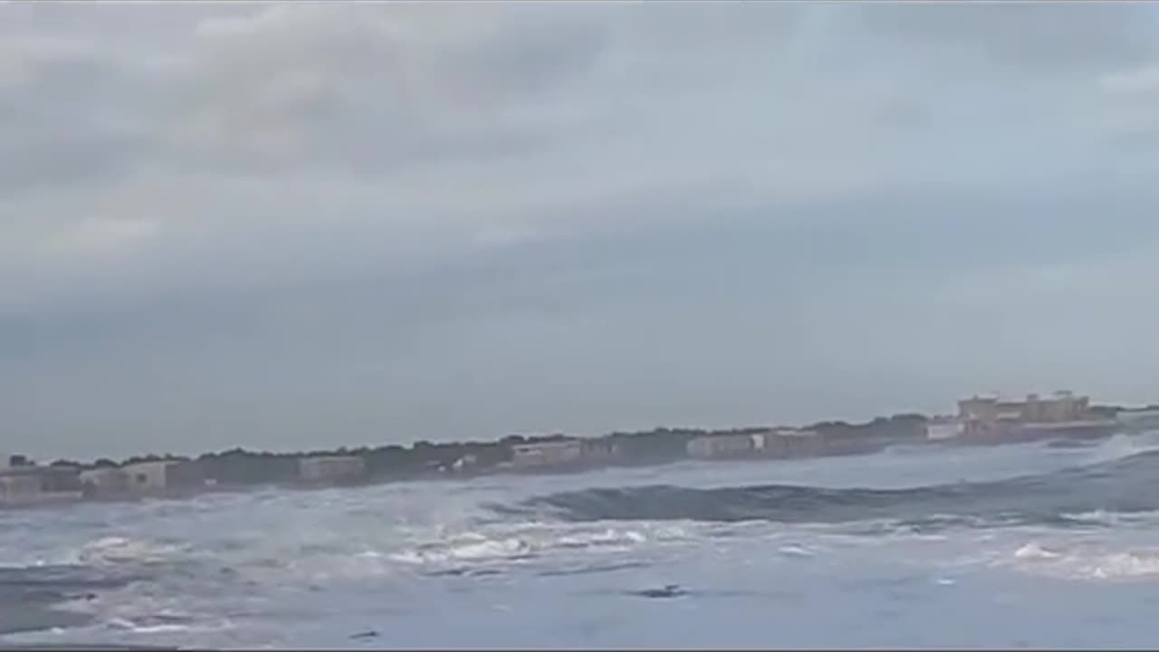 Beparjoy cyclone in karachi