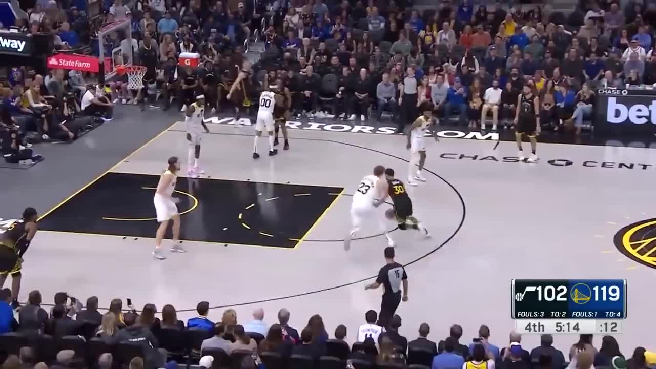 Steph Curry is enjoying the Lauri Markkanen matchup