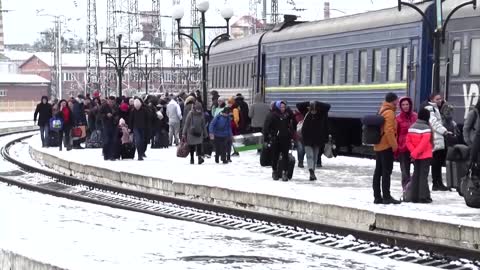 The scramble to board trains at Lviv station