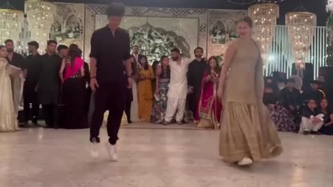 Hania Amir dance with her Boyfriend