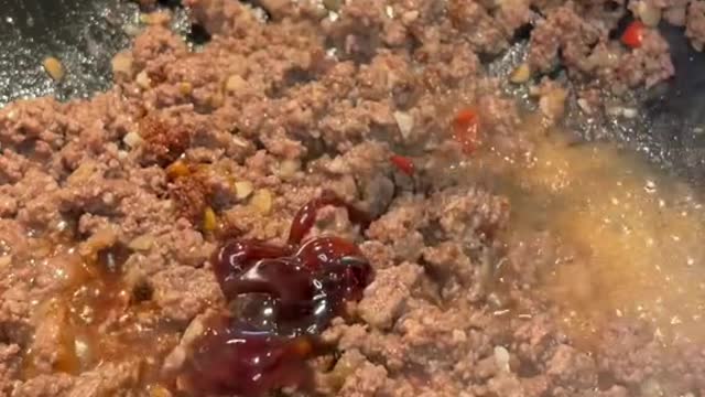 How to make Pad Kra Pao 🤤 you NEED to make this!!! 🤤 (via @Jacky )