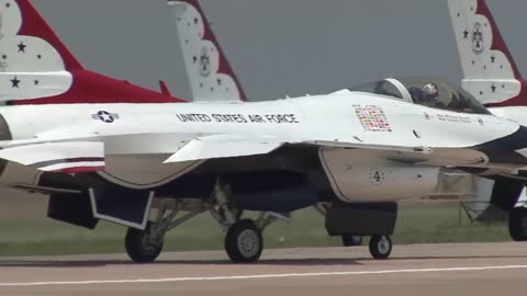 Air show thunderbirds