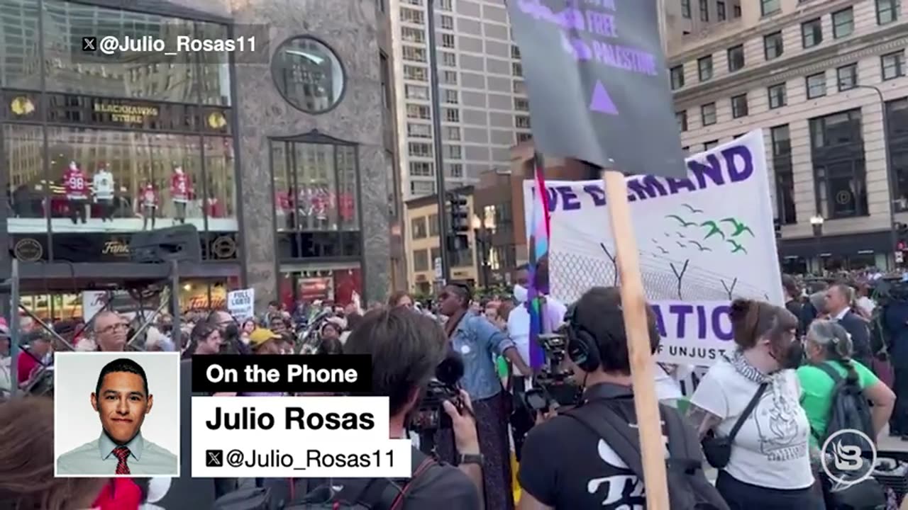 Protestors BREAK THROUGH Chicago DNC Fencing | Corey Lewandowski | 8/19/2024