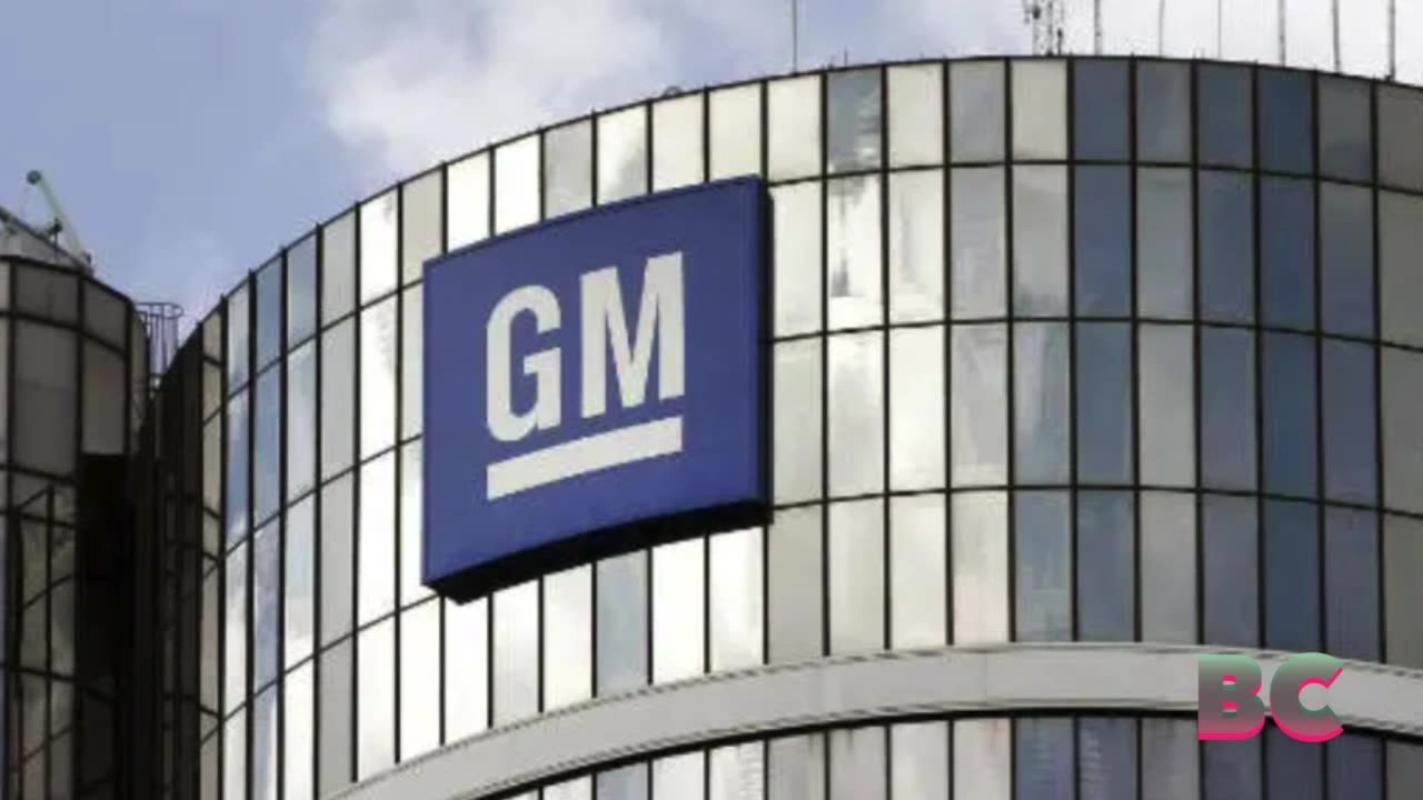 GM recalls nearly 500,000 pickup trucks and SUVs