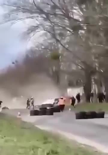 Videón is látható a baleset, ami több ember halálát okozta az Esztergom-Nyerges rallyn