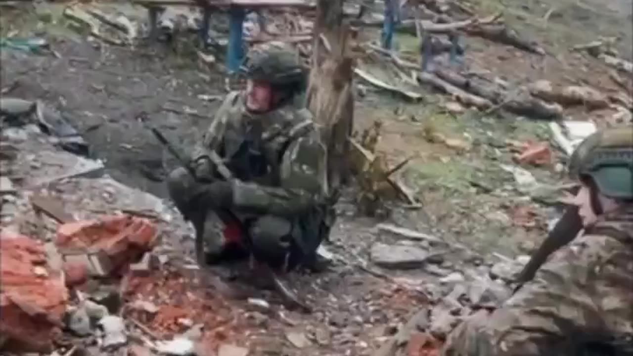 Russian attack aircraft and captured Ukrainian Armed Forces soldiers