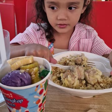 Chowking is the perfect blend of Chinese and Filipino flavors!