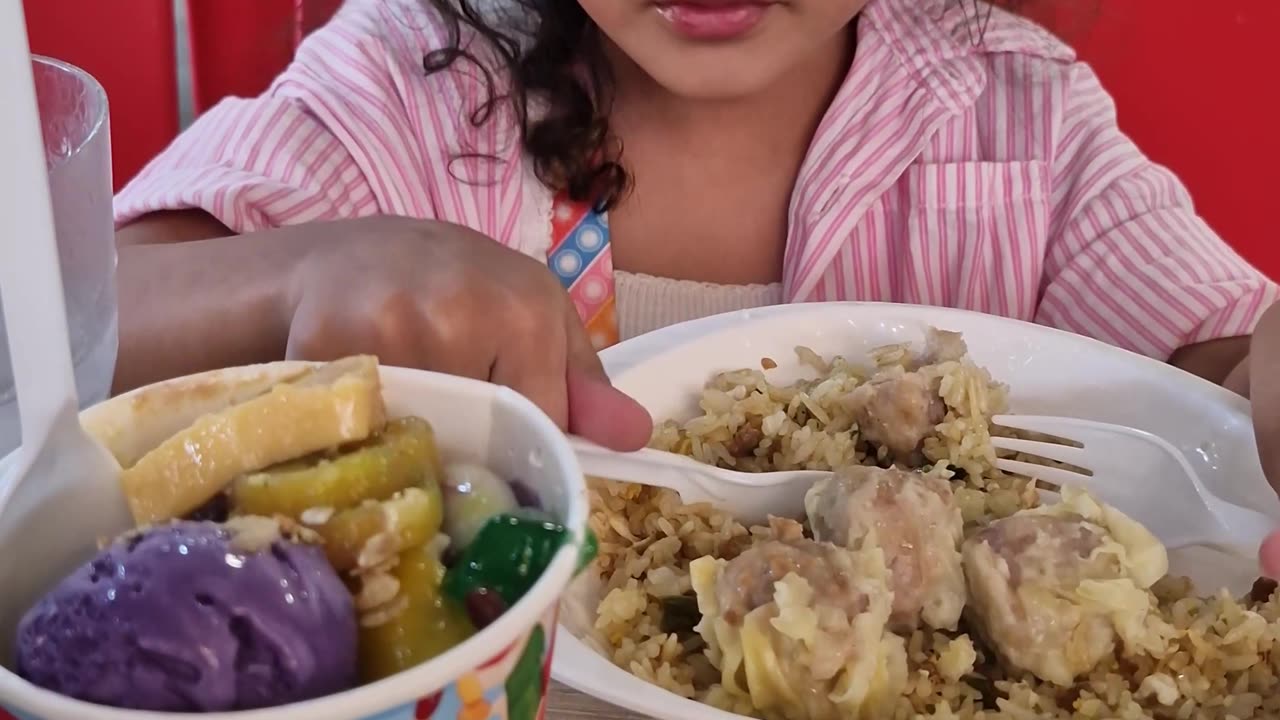 Chowking is the perfect blend of Chinese and Filipino flavors!