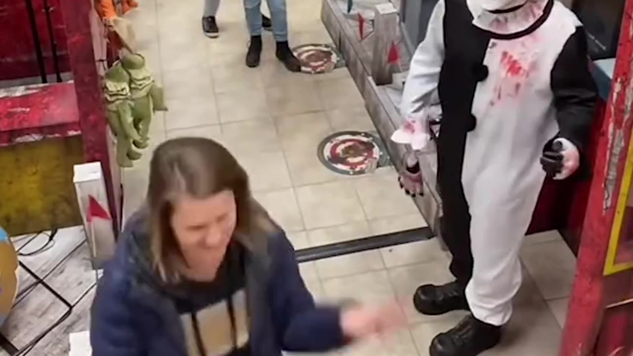 Man pranks people pretending to be animatronic clown