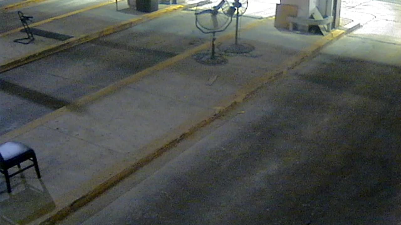 3138RHOBG3CStGarageLeftDoor_2021-01-06_04h53min24s593ms.mp4