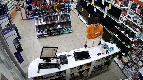 Irate Customer Tosses TV over Return Policy