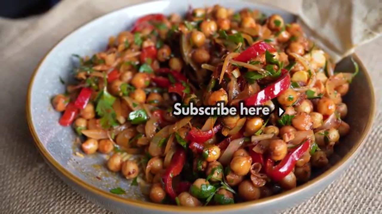 High Protein Spicy Turkish Chickpea Salad Nohut Piyazi