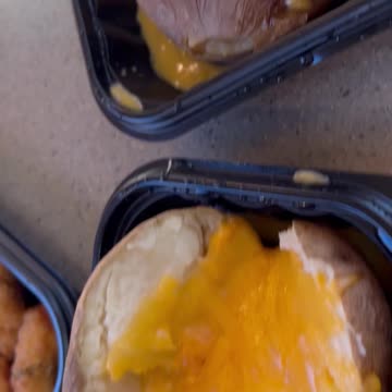 Wendy’s feast for Apefather! OH!